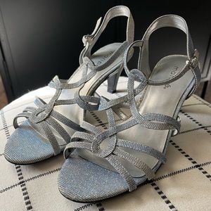 Size 7 Maripè silver sparkly pumps